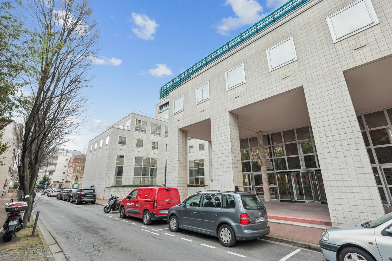 Bureau Issy-les-Moulineaux 684m² Location bureau Issy-les-Moulineaux Hauts-de-Seine OLBUR2530521 0